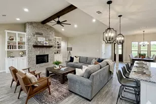 1013 Abbie Ruth Ct, Springtown, TX 76082 - Photo 2