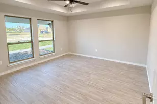1013 Abbie Ruth Ct, Springtown, TX 76082 - Photo 6