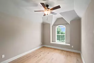 317 Landview Dr, Burleson, TX 76028 - Photo 18