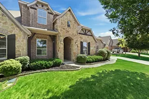 317 Landview Dr, Burleson, TX 76028 - Photo 2