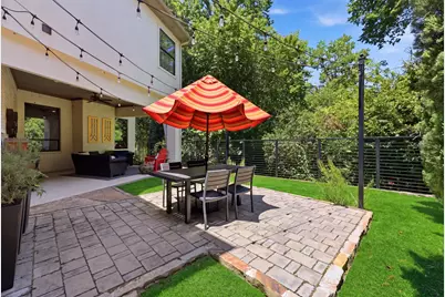 6908 Chantilly Court, Dallas, TX 75214 - Photo 34