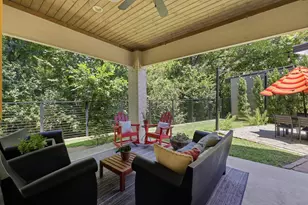 6908 Chantilly Ct, Dallas, TX 75214 - Photo 32
