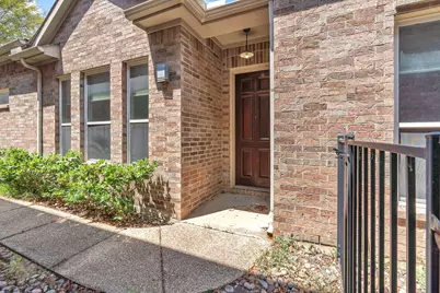 9129 Cottonwood Village Drive, Fort Worth, TX 76120 - Photo 2