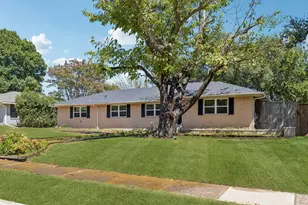 104 N Weatherred Dr, Richardson, TX 75080 - Photo 2