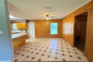 105 Calloway, Hughes Springs, TX 75656 - Photo 14