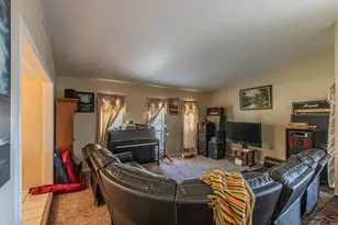 4501 Freeport Dr, Garland, TX 75043 - Photo 10