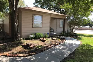 2521 Littlepage St, Fort Worth, TX 76107 - Photo 2