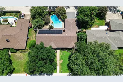 1810 S Crest, Carrollton, TX 75006 - Photo 6