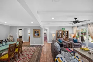 1810 S Crest, Carrollton, TX 75006 - Photo 22