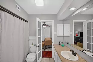 1810 S Crest, Carrollton, TX 75006 - Photo 34