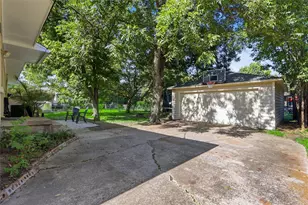 13227 Challaburton Dr, Farmers Branch, TX 75234 - Photo 38