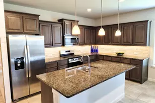 423 Regatta Ln, Azle, TX 76020 - Photo 4