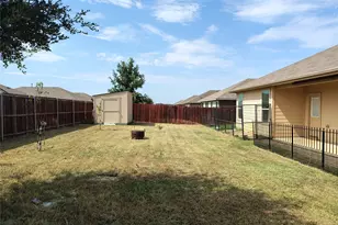 423 Regatta Ln, Azle, TX 76020 - Photo 24