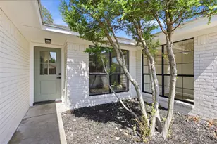 7321 Burke Cir, Plano, TX 75025 - Photo 2