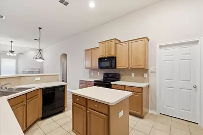 629 Lake City Drive, Lewisville, TX 75056 - Photo 16
