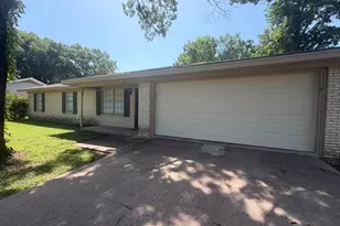 2315 W Park Ave, Corsicana, TX 75110 - Photo 1
