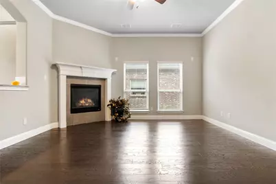 208 Burberry Drive, Grand Prairie, TX 75052 - Photo 4