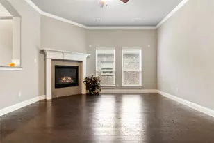 208 Burberry Dr, Grand Prairie, TX 75052 - Photo 4