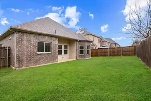 208 Burberry Dr, Grand Prairie, TX 75052 - Photo 18