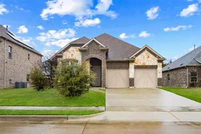 208 Burberry Drive, Grand Prairie, TX 75052 - Photo 2