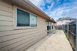 8600 Hawkview Dr, Fort Worth, TX 76179 - Photo 10