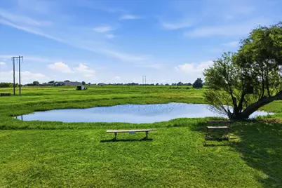 685 W Line Road, Whitesboro, TX 76273 - Photo 4