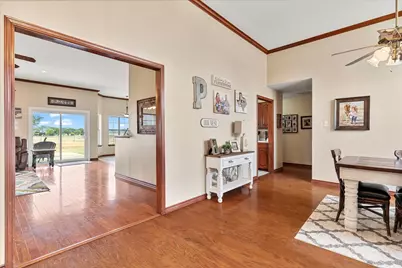 685 W Line Road, Whitesboro, TX 76273 - Photo 10