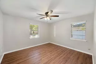 902 N 23 1/2 St, Corsicana, TX 75110 - Photo 18