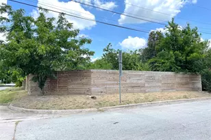 3812 Park St, Greenville, TX 75401 - Photo 14