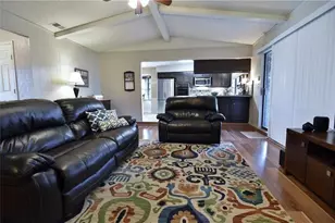 1309 San Marcos Dr, Arlington, TX 76012 - Photo 4