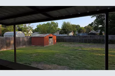 608 W 6th Street, Bonham, TX 75418 - Photo 10