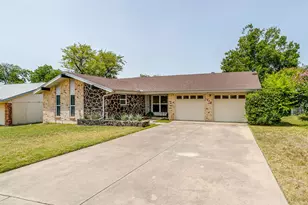 2928 Laredo Dr, Fort Worth, TX 76116 - Photo 2