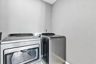 12919 Woodbend Ln, Dallas, TX 75243 - Photo 18
