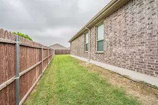 1125 Belsay Ln, Saginaw, TX 76131 - Photo 36