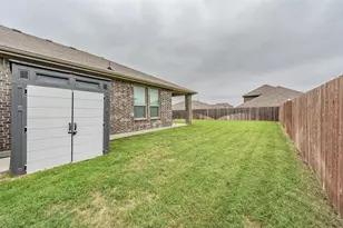 1125 Belsay Ln, Saginaw, TX 76131 - Photo 32