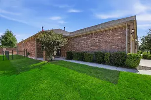 2090 Marsh Point Dr, Frisco, TX 75036 - Photo 2
