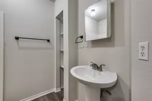 321 Queens Ct S, Mansfield, TX 76063 - Photo 4