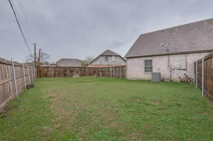 321 Queens Ct S, Mansfield, TX 76063 - Photo 6