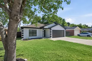 1720 N Bent Tree Trail, Grand Prairie, TX 75052 - Photo 4