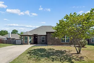 217 Troy Ln, Red Oak, TX 75154 - Photo 1