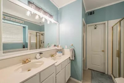 812 Chaparral Drive, Grand Prairie, TX 75052 - Photo 14