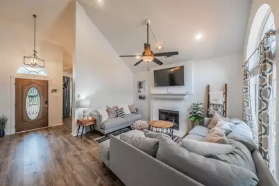 812 Chaparral Drive, Grand Prairie, TX 75052 - Photo 4