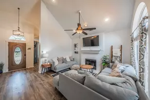 812 Chaparral Dr, Grand Prairie, TX 75052 - Photo 4