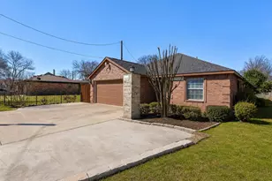3809 S Peachtree Rd, Balch Springs, TX 75180 - Photo 2