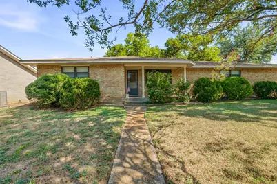 904 Spanish Trail Drive, Granbury, TX 76048 - Photo 1