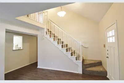 900 Valley Ridge Drive, DeSoto, TX 75115 - Photo 2
