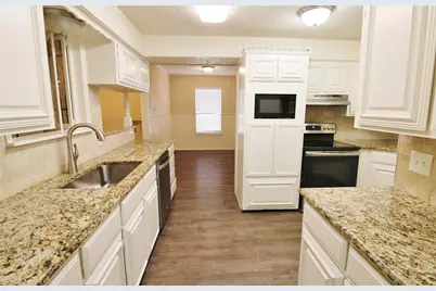 900 Valley Ridge Drive, DeSoto, TX 75115 - Photo 6