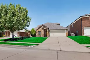 839 Evergreen Ln, Burleson, TX 76028 - Photo 6