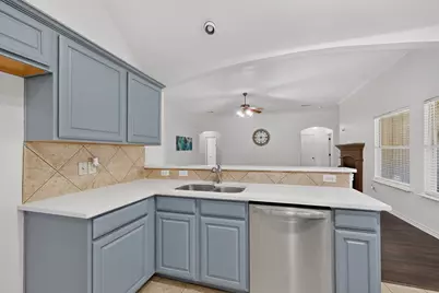 839 Evergreen Lane, Burleson, TX 76028 - Photo 14