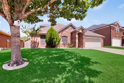 839 Evergreen Lane, Burleson, TX 76028 - Photo 2